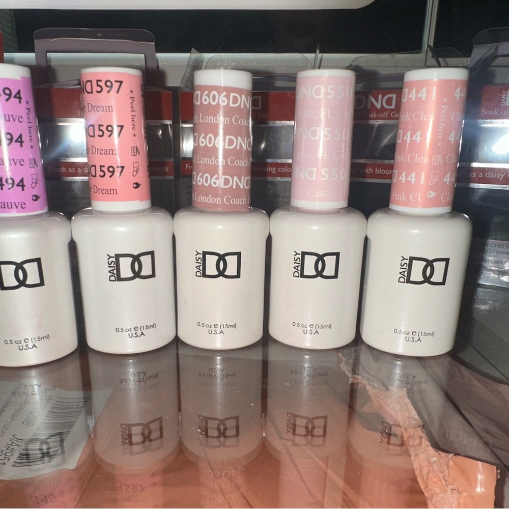 Daisy Gel Nail Polish Set in Pale Pink and Blush Tones